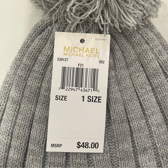 NWT Michael Kors grey pompom beanie - Picture 8 of 9